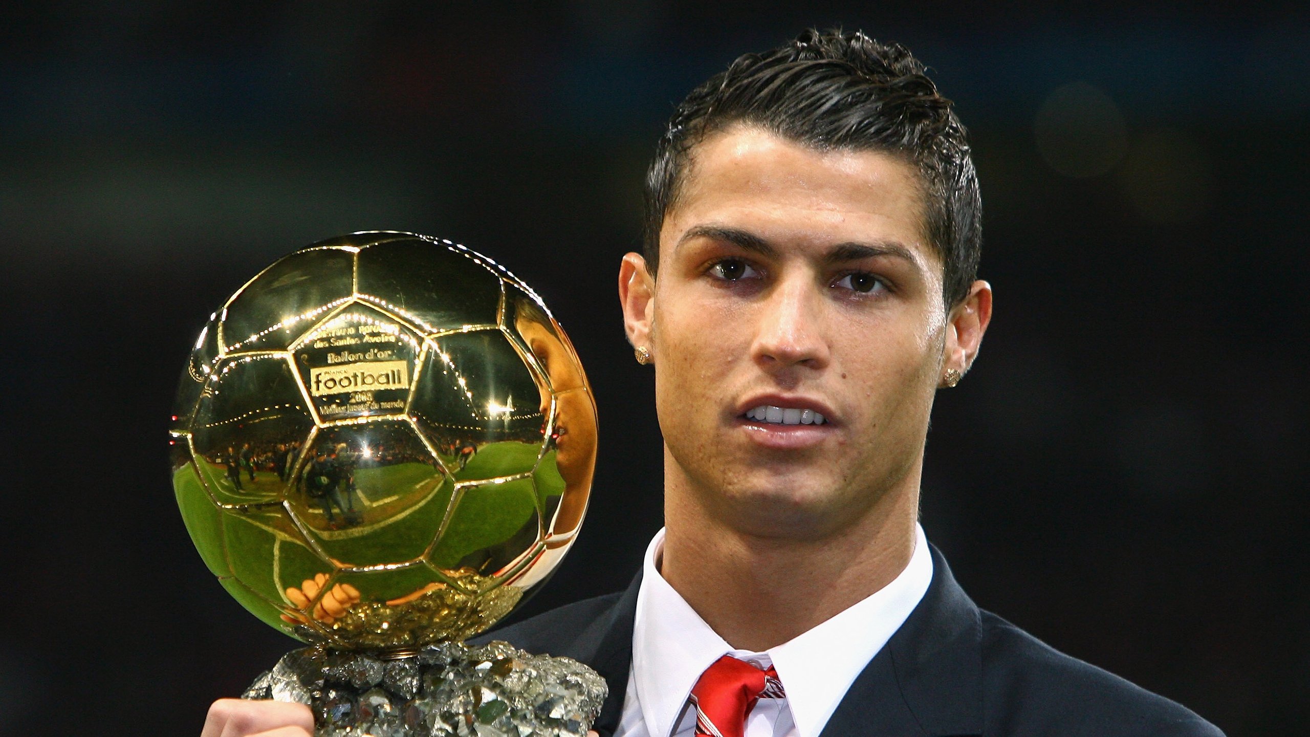 开云体育充值-史上最“炫酷”的犀利三分：库里在总冠军赛中单场投中七个三分！